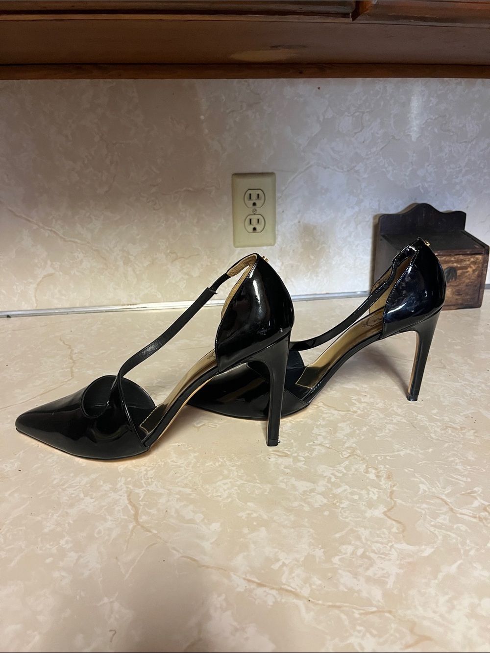 Ted Baker London Black Patent Pointed-Toe Slingback Heels - Picture 4 of 5